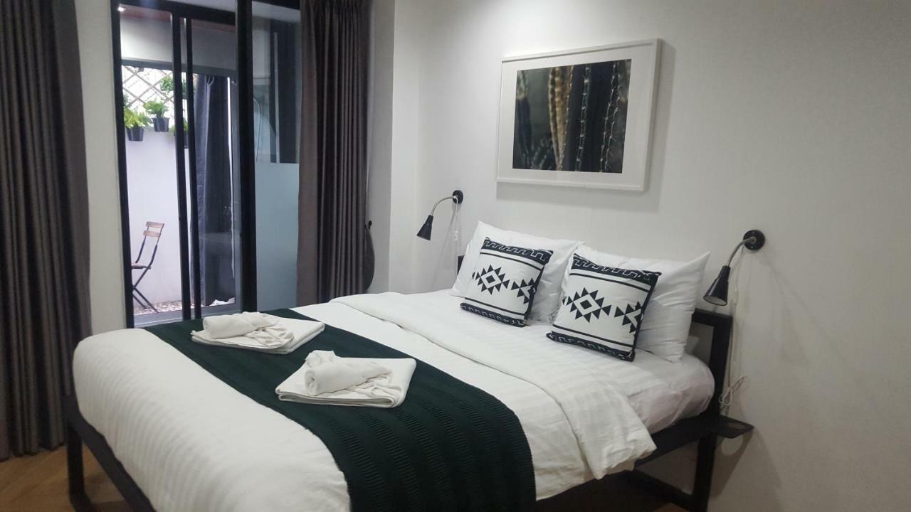 Haus Sathorn 21 Bed And Breakfast Bangkok Dış mekan fotoğraf