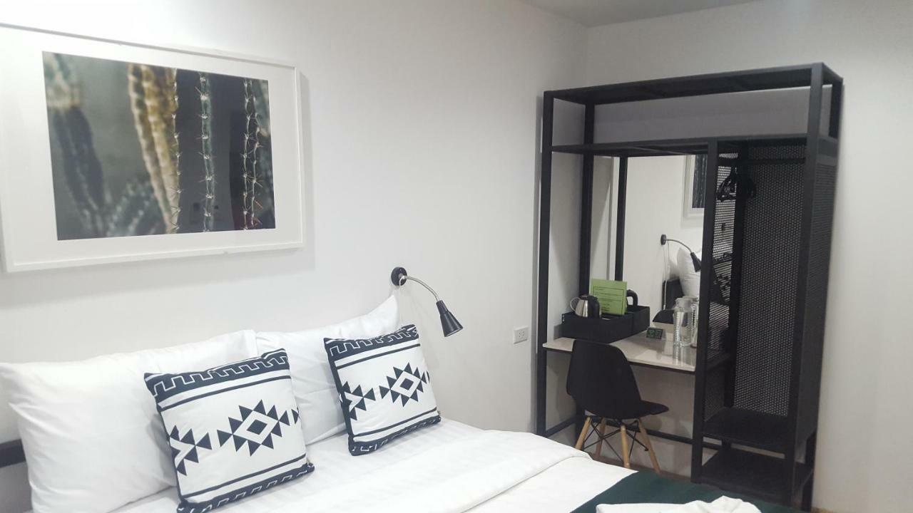 Haus Sathorn 21 Bed And Breakfast Bangkok Dış mekan fotoğraf